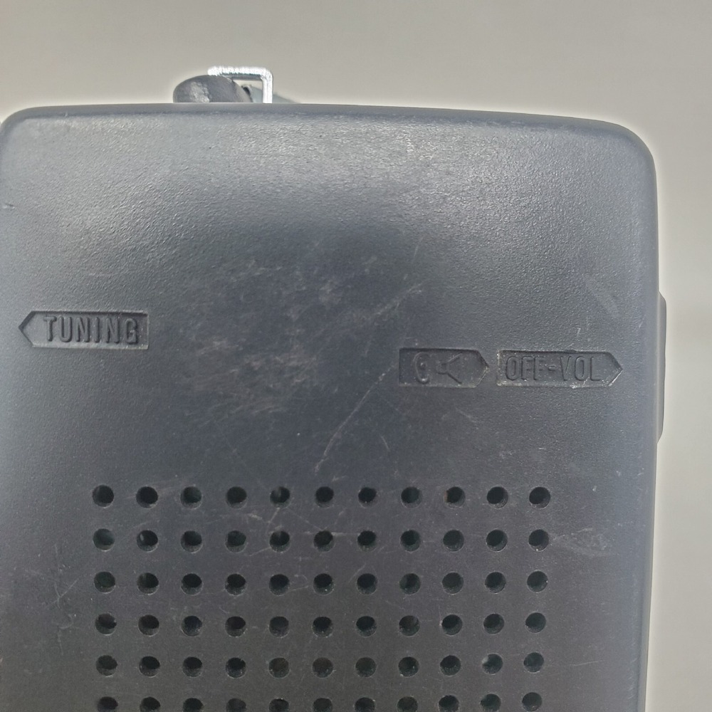 Vintage Panasonic AM Radio Portable Handheld Model R-1013 Untested Retro - Picture 15 of 15